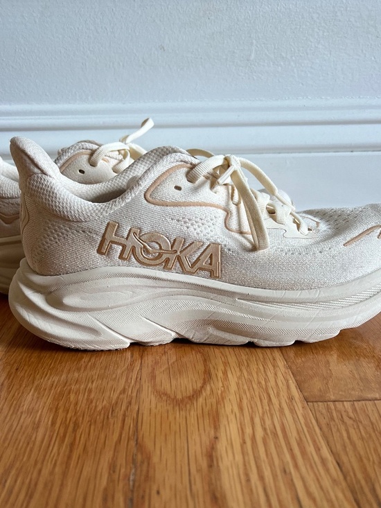Hoka Shoes - HOKA Clifton 10 Vanilla Birch Womens Size 7